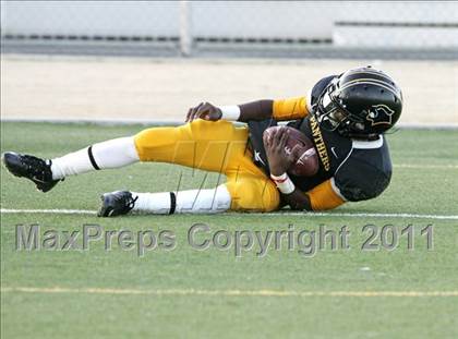 Thumbnail 3 in View Park vs. Animo South Los Angeles (CIF LACS D3 FINAL) photogallery.