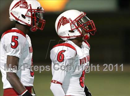 Thumbnail 1 in View Park vs. Animo South Los Angeles (CIF LACS D3 FINAL) photogallery.