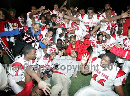Thumbnail 2 in View Park vs. Animo South Los Angeles (CIF LACS D3 FINAL) photogallery.