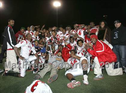 Thumbnail 3 in View Park vs. Animo South Los Angeles (CIF LACS D3 FINAL) photogallery.
