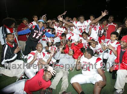 Thumbnail 2 in View Park vs. Animo South Los Angeles (CIF LACS D3 FINAL) photogallery.