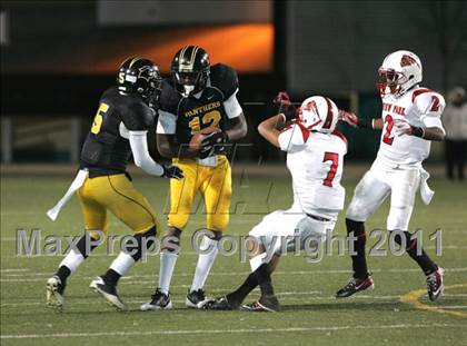 Thumbnail 3 in View Park vs. Animo South Los Angeles (CIF LACS D3 FINAL) photogallery.