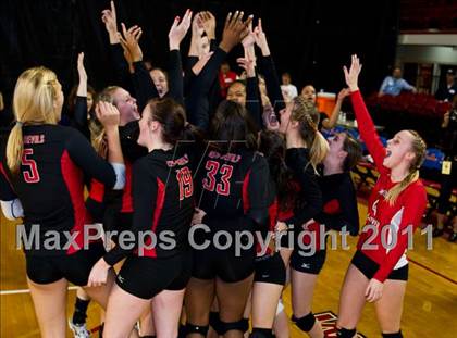 Thumbnail 3 in Northeastern vs. Newton-Conover (NCHSAA 2A Final) photogallery.