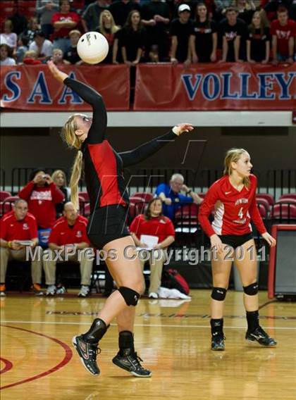 Thumbnail 1 in Northeastern vs. Newton-Conover (NCHSAA 2A Final) photogallery.
