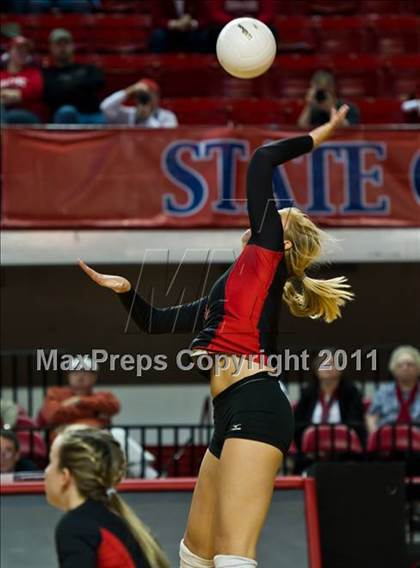 Thumbnail 3 in Northeastern vs. Newton-Conover (NCHSAA 2A Final) photogallery.