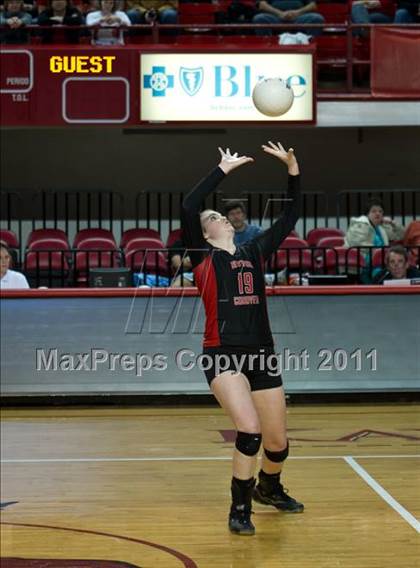 Thumbnail 3 in Northeastern vs. Newton-Conover (NCHSAA 2A Final) photogallery.