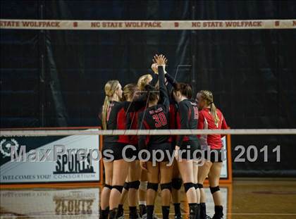 Thumbnail 2 in Northeastern vs. Newton-Conover (NCHSAA 2A Final) photogallery.