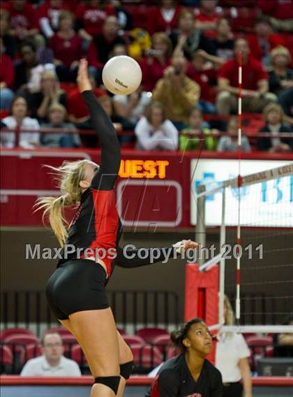 Thumbnail 2 in Northeastern vs. Newton-Conover (NCHSAA 2A Final) photogallery.