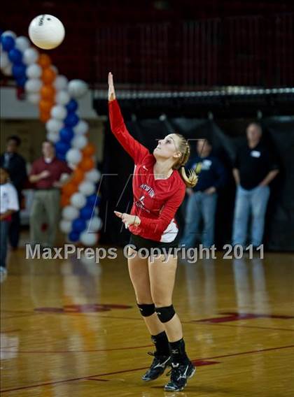 Thumbnail 1 in Northeastern vs. Newton-Conover (NCHSAA 2A Final) photogallery.