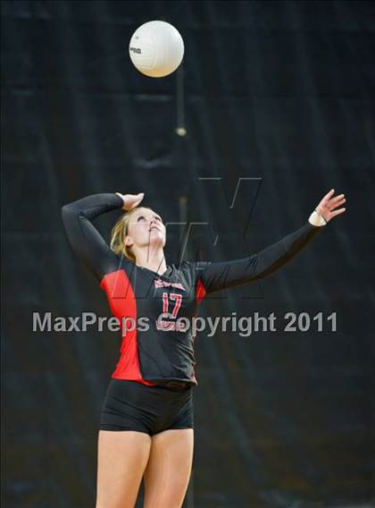 Thumbnail 3 in Northeastern vs. Newton-Conover (NCHSAA 2A Final) photogallery.