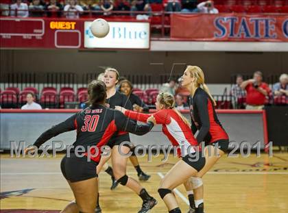 Thumbnail 3 in Northeastern vs. Newton-Conover (NCHSAA 2A Final) photogallery.
