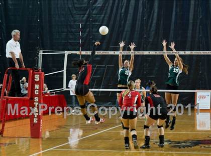 Thumbnail 2 in Northeastern vs. Newton-Conover (NCHSAA 2A Final) photogallery.
