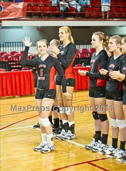 Thumbnail 2 in Northeastern vs. Newton-Conover (NCHSAA 2A Final) photogallery.