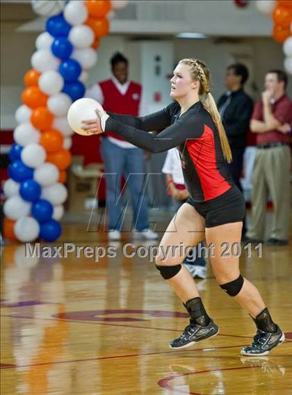 Thumbnail 2 in Northeastern vs. Newton-Conover (NCHSAA 2A Final) photogallery.