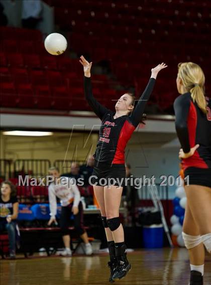 Thumbnail 1 in Northeastern vs. Newton-Conover (NCHSAA 2A Final) photogallery.