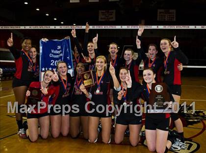 Thumbnail 3 in Northeastern vs. Newton-Conover (NCHSAA 2A Final) photogallery.