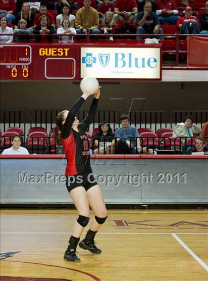 Thumbnail 2 in Northeastern vs. Newton-Conover (NCHSAA 2A Final) photogallery.