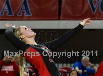Thumbnail 3 in Northeastern vs. Newton-Conover (NCHSAA 2A Final) photogallery.