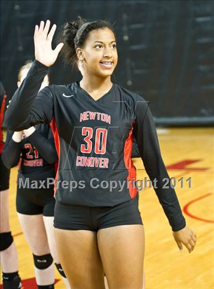 Thumbnail 2 in Northeastern vs. Newton-Conover (NCHSAA 2A Final) photogallery.
