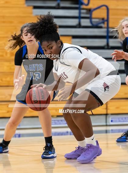 Thumbnail 2 in Davis vs Laguna Creek (Trojan Toss-Up) photogallery.