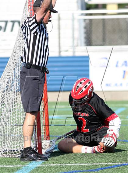 Thumbnail 2 in Shoreham-Wading River vs Friends Academy  (NYSPHSAA Class C Regional Final) photogallery.