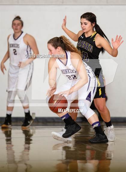 Thumbnail 2 in Willows vs. Lassen (NSCIF D4 Final) photogallery.
