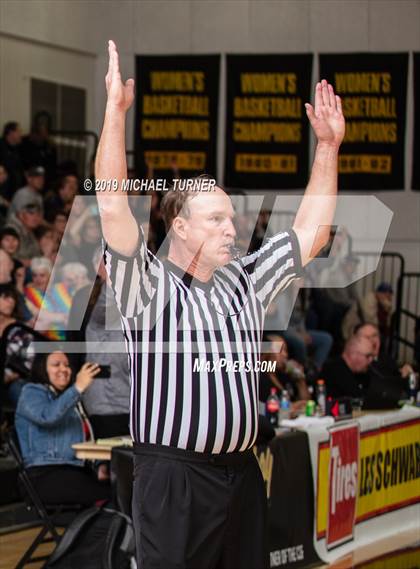 Thumbnail 1 in Willows vs. Lassen (NSCIF D4 Final) photogallery.