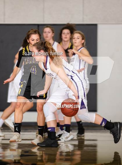 Thumbnail 1 in Willows vs. Lassen (NSCIF D4 Final) photogallery.