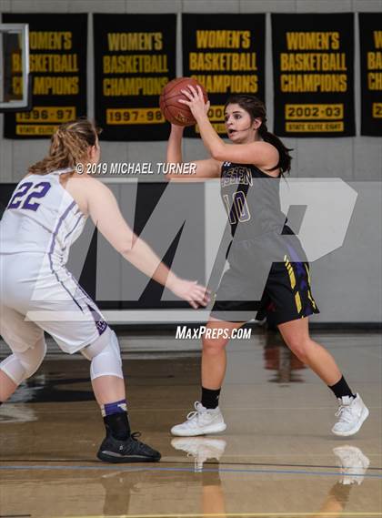Thumbnail 1 in Willows vs. Lassen (NSCIF D4 Final) photogallery.