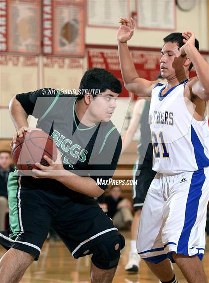 Thumbnail 3 in Biggs vs. Maxwell (Love of the Game) photogallery.
