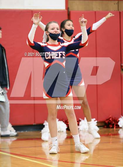 Thumbnail 2 in Iroquois vs. St. Mary's photogallery.