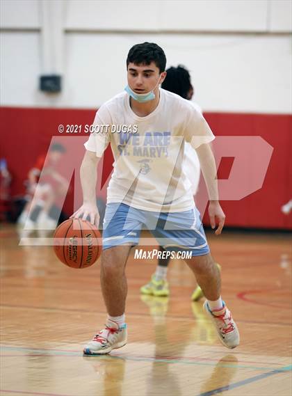 Thumbnail 3 in Iroquois vs. St. Mary's photogallery.