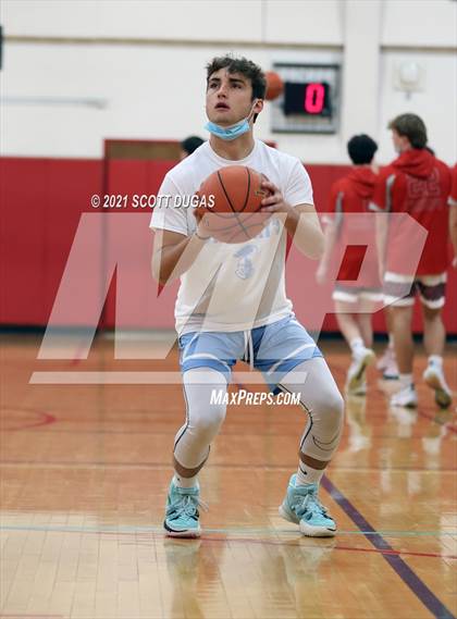 Thumbnail 2 in Iroquois vs. St. Mary's photogallery.