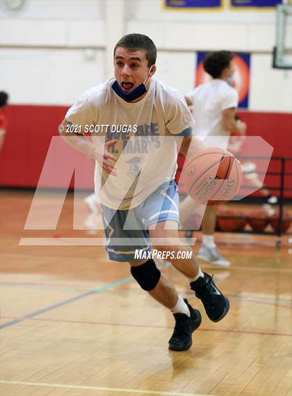 Thumbnail 1 in Iroquois vs. St. Mary's photogallery.
