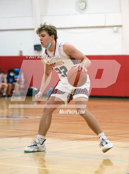 Thumbnail 2 in Iroquois vs. St. Mary's photogallery.