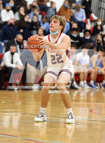 Thumbnail 3 in Iroquois vs. St. Mary's photogallery.