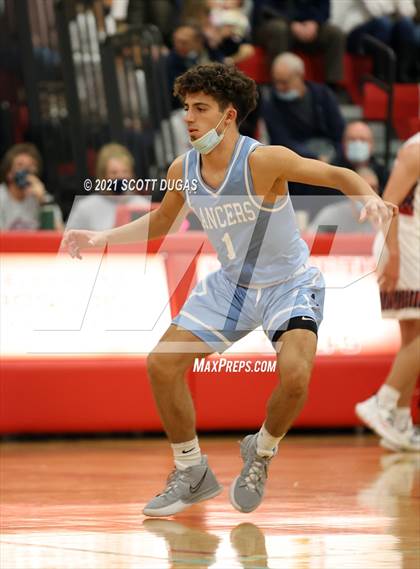 Thumbnail 2 in Iroquois vs. St. Mary's photogallery.