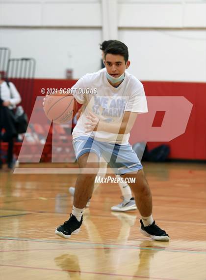 Thumbnail 3 in Iroquois vs. St. Mary's photogallery.