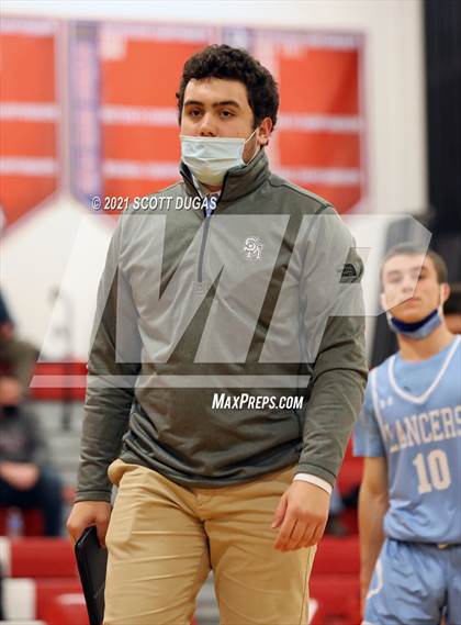Thumbnail 3 in Iroquois vs. St. Mary's photogallery.