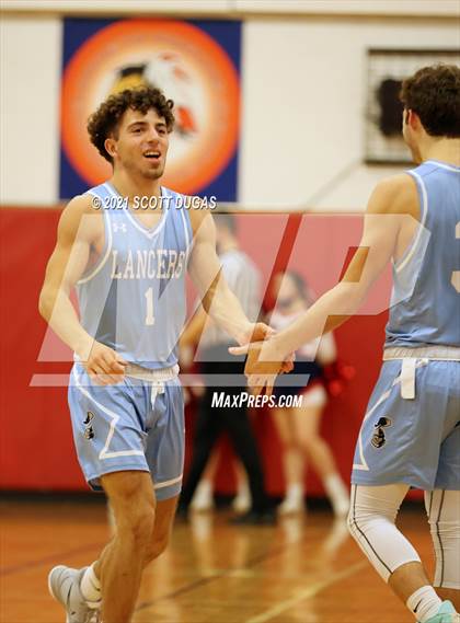 Thumbnail 2 in Iroquois vs. St. Mary's photogallery.