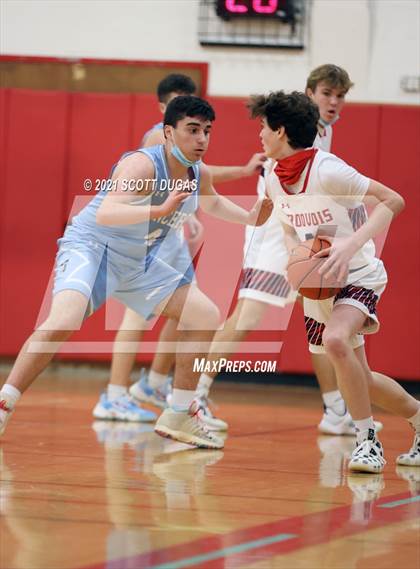 Thumbnail 3 in Iroquois vs. St. Mary's photogallery.