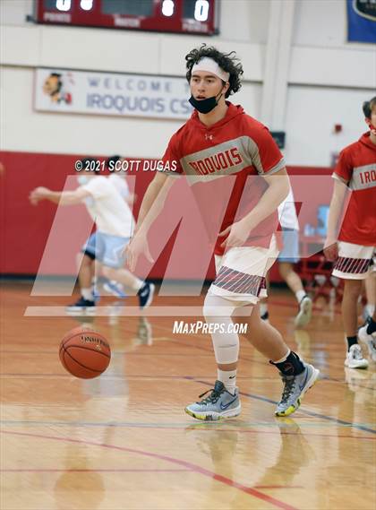 Thumbnail 3 in Iroquois vs. St. Mary's photogallery.