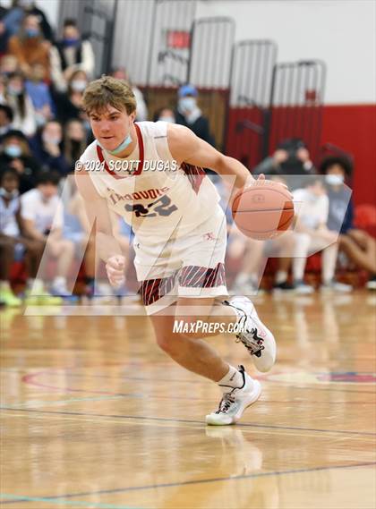 Thumbnail 2 in Iroquois vs. St. Mary's photogallery.