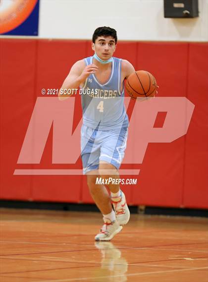 Thumbnail 3 in Iroquois vs. St. Mary's photogallery.