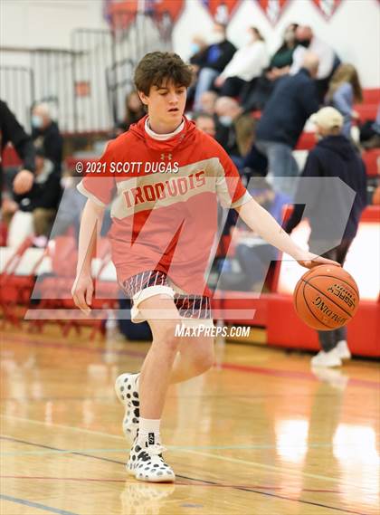 Thumbnail 2 in Iroquois vs. St. Mary's photogallery.