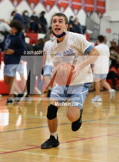 Thumbnail 2 in Iroquois vs. St. Mary's photogallery.