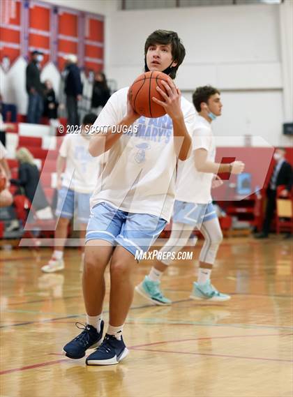 Thumbnail 3 in Iroquois vs. St. Mary's photogallery.