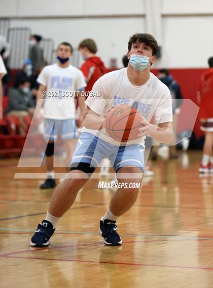 Thumbnail 2 in Iroquois vs. St. Mary's photogallery.