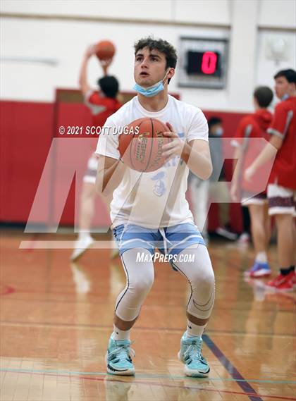 Thumbnail 2 in Iroquois vs. St. Mary's photogallery.