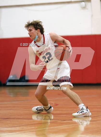Thumbnail 3 in Iroquois vs. St. Mary's photogallery.